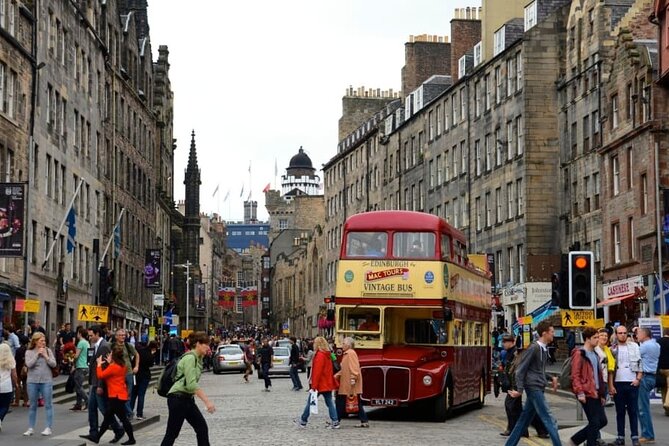 Edinburgh Gin Tour with a Local Guide: Private & Custom - What 4 gin tastings actually means for your enjoyment