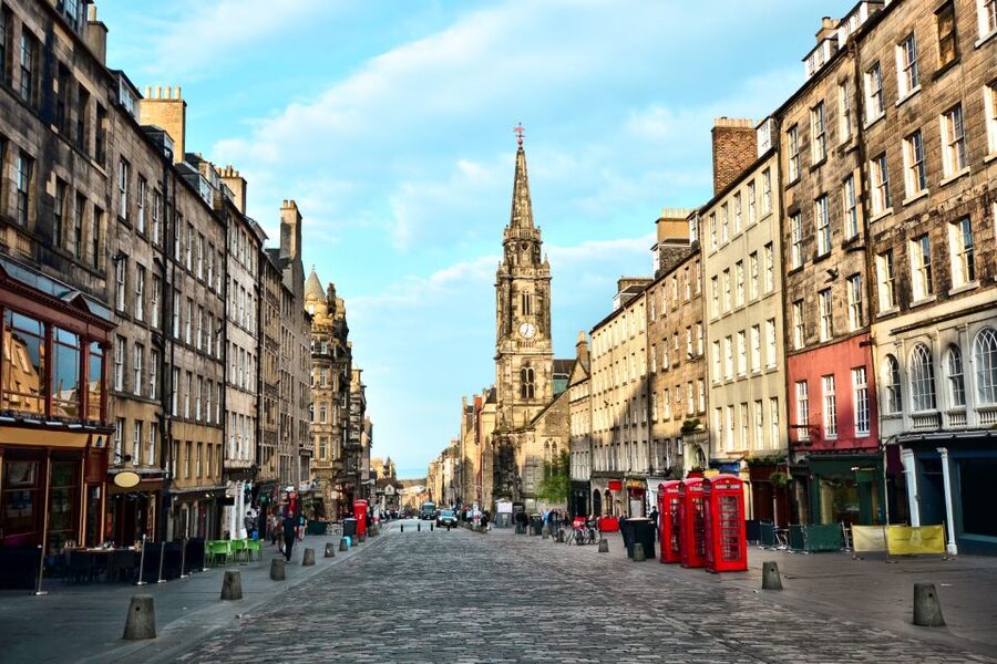 Edinburgh: Guided Harry Potter Tour in French - Harry Potter Stories with a French Guide in Edinburgh’s Old Town