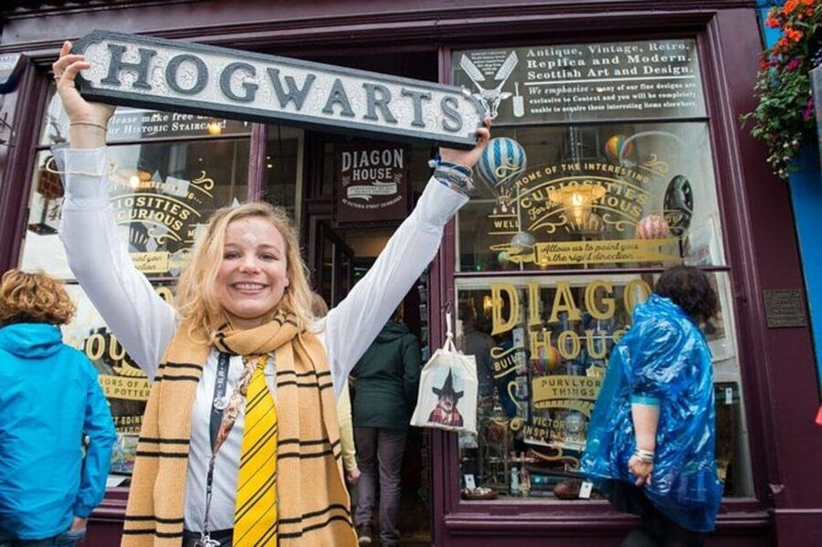 Edinburgh: Guided Harry Potter Walking Tour - Greyfriars Kirkyard: Tom Riddle’s Grave and the Power of Atmosphere