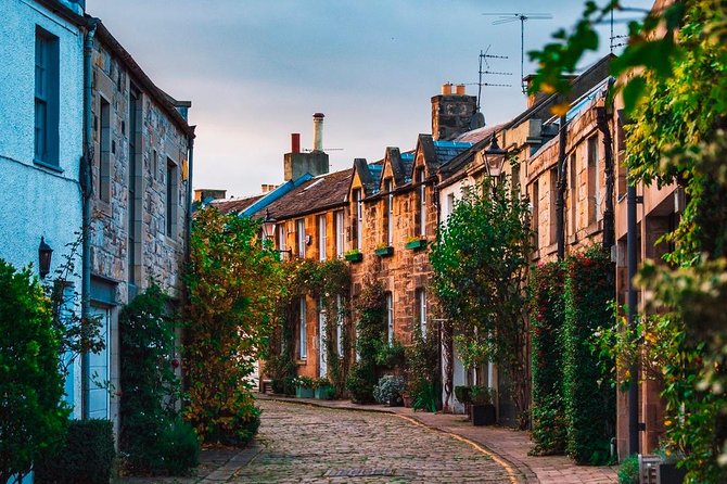 Edinburgh Half Day Tour (Private Chauffeur) - Royal Mile and Grassmarket: quick story stops that set the scene