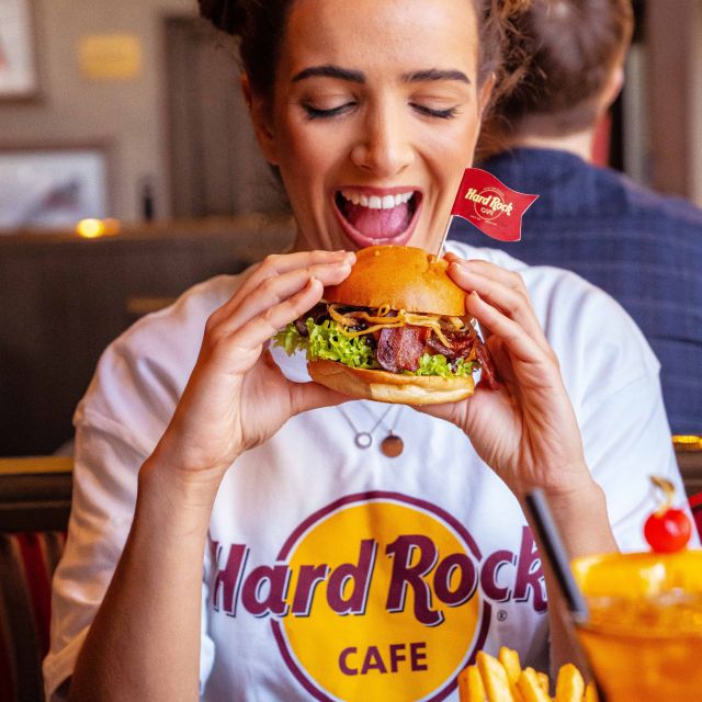 Edinburgh: Hard Rock Cafe with Set Menu for Lunch or Dinner - The memorabilia factor: why the room feels like part of the attraction