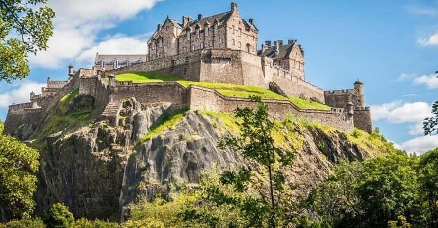 Edinburgh: Harry Potter Guided Private Walking Tour - Greyfriars Kirkyard: spooky lore, and a good place to test your guide