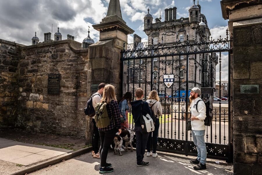 Edinburgh: Harry Potter Guided Tour With A Whisky Tasting - Victoria Street and the Diagon Alley connection