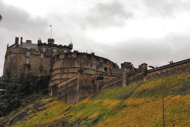 Edinburgh Harry Potter Self-Guided Private Tour - Edinburgh Castle: Hogwarts on a hill, and that giant-lake feel