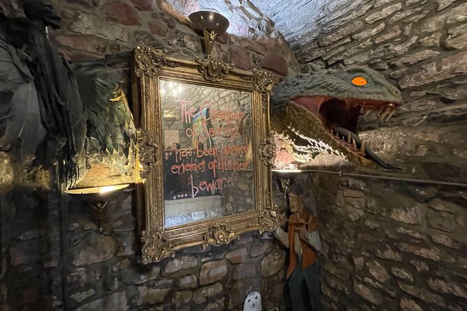 Edinburgh Harry Potter Self Guided Tour for Muggles - Stop 3: Victoria Street and the Diagon Alley effect