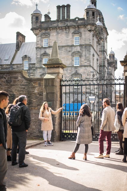 Edinburgh: Harry Potter Tour & Amazing Illusions Experience - Greyfriars Kirkyard and Tom Riddle’s Grave