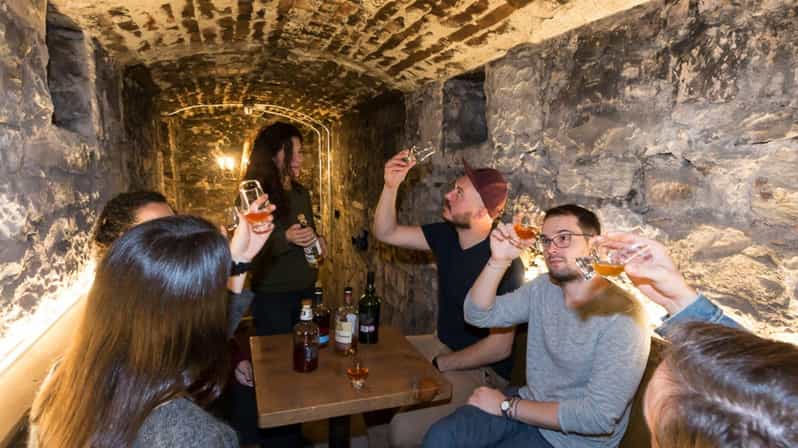 Edinburgh: Harry Potter Walking Tour and Beer Tasting - Royal Mile to Waverley Station: setting the Rowling map