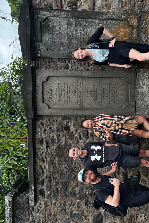 Edinburgh: Harry Potter Walking Tour and Castle Entry Ticket - Old Town atmosphere, Greyfriars Kirkyard, and the Elephant Café clue trail