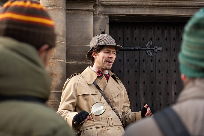 Edinburgh: Historical Gems Tour with Whisky & Local Flavours - Canongate District: a different pace, still in character