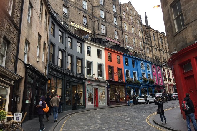 Edinburgh: History Lovers Old Town Walking Tour - Ross Fountain and War-Monument Stops for Castle Views