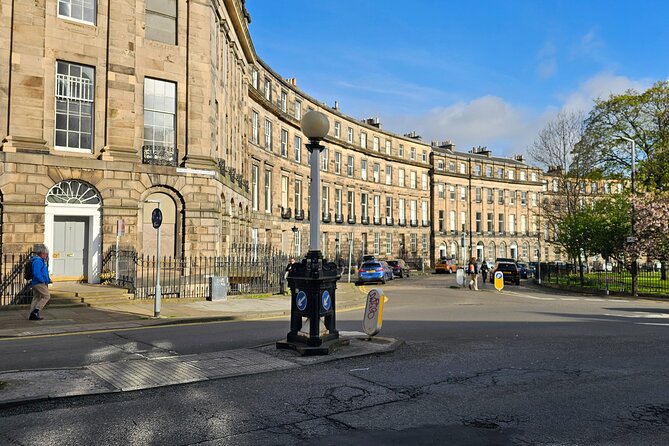 Edinburgh History Private Walking Tour - The finish at St Andrew Square: easy onward travel
