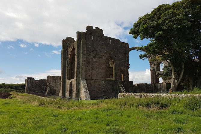 Edinburgh: Holy Island, Alnwick Castle & Kingdom of Northumbria - What You’ll Get From the Driver-Guide (and Why It Matters)