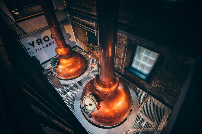 Edinburgh: Holyrood Distillery Whisky and Gin Tour & Tasting - Photo-friendly building and the on-site shop you’ll actually use