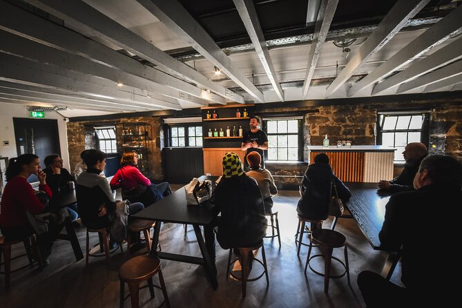 Edinburgh: Holyrood Distillery Whisky and Gin Tour & Tasting - Where to meet and how to get there without stress