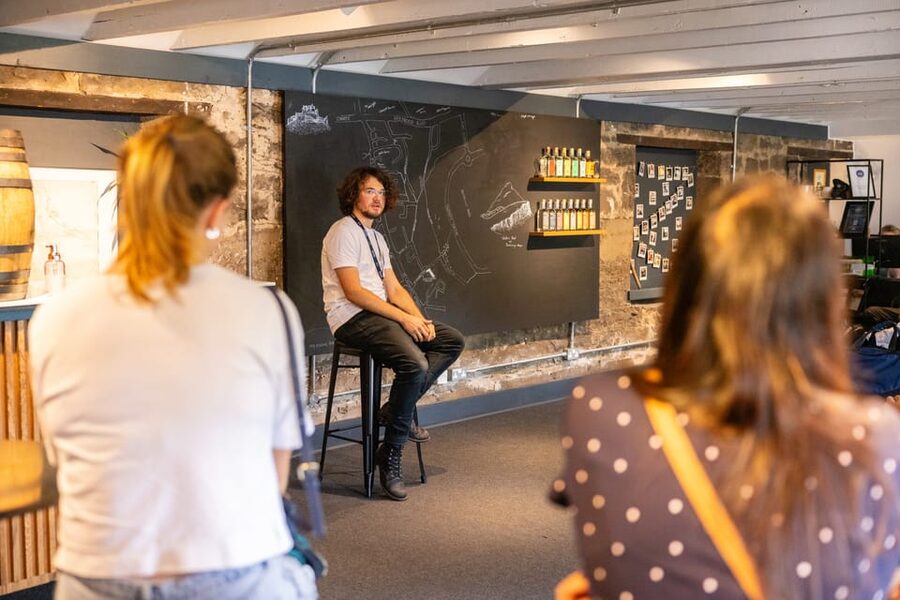 Edinburgh: Holyrood Distillery Whisky & Gin Tour - Should you book the Holyrood Whisky & Gin Tour?