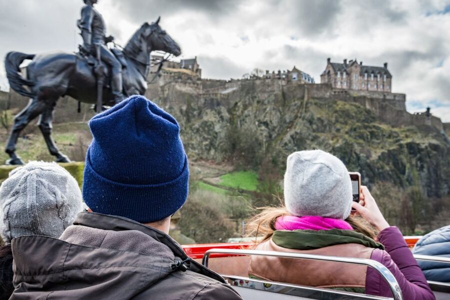Edinburgh: Hop-On Hop-Off Bus Pass with 3 City Tours - Edinburgh Tour: The best views plus live English storytelling