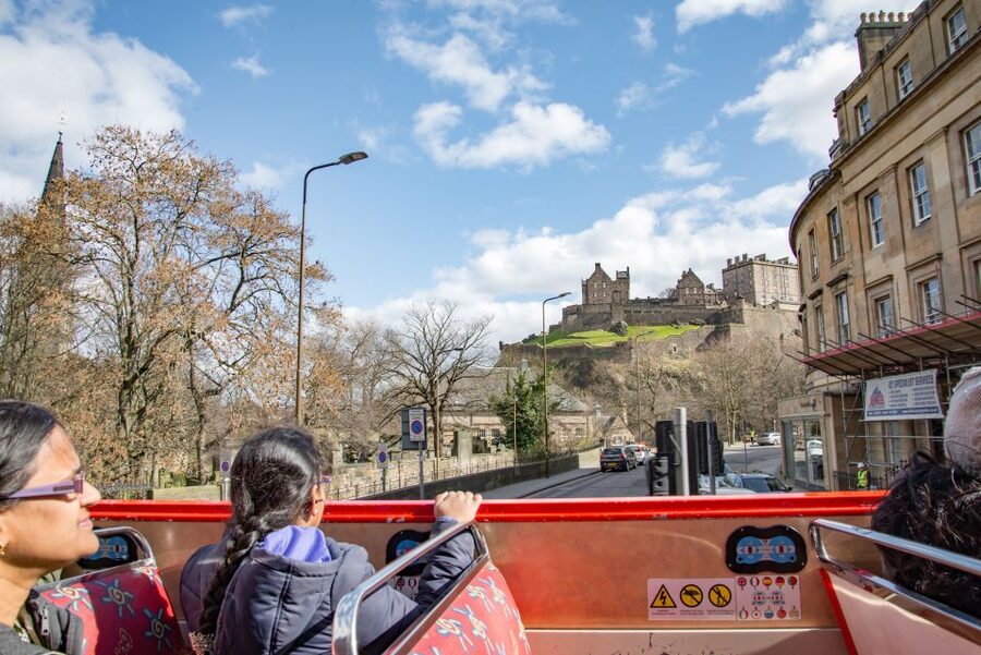 Edinburgh: Hop-On Hop-Off Bus Pass with 3 City Tours - What it’s like onboard: views, pace, and hearing the story