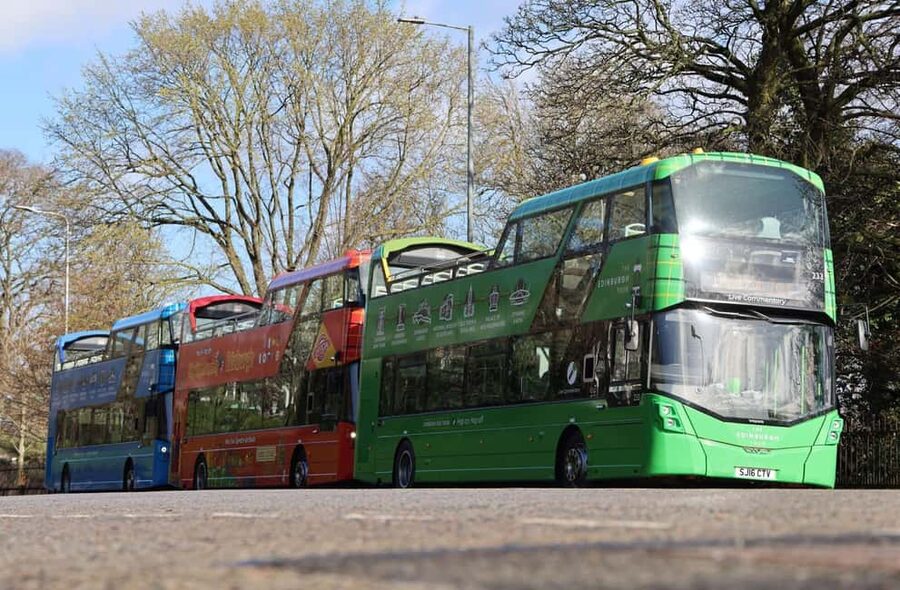 Edinburgh: Hop-On Hop-Off Bus Tour with Live Guide - Why a hop-on hop-off bus is smart for Edinburgh
