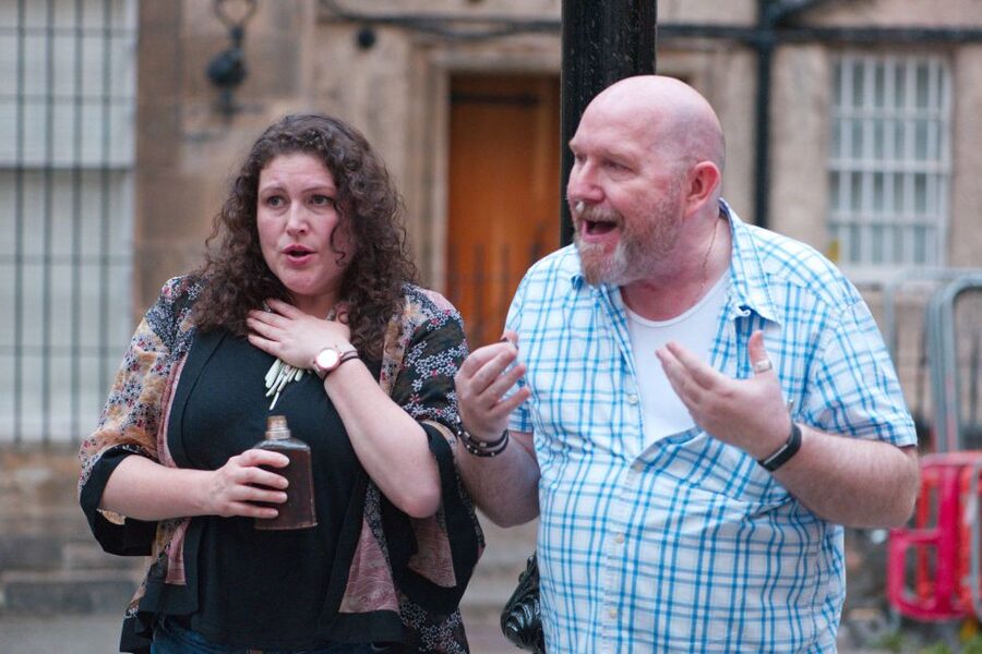 Edinburgh Literary Pub Tour with "Real-Actors" - From Sir Walter Scott to Robert Louis Stevenson: the “Old Town” part gets personal