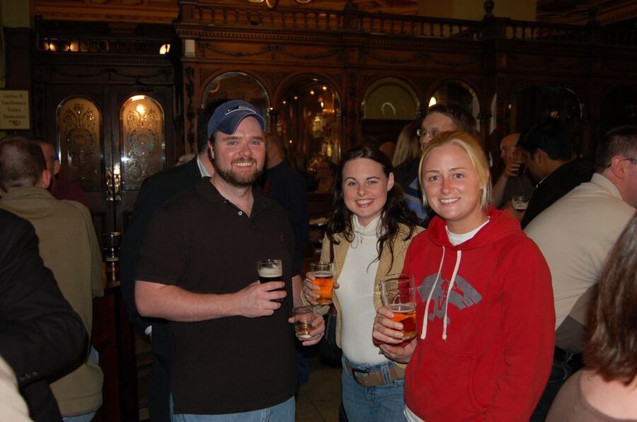 Edinburgh Literary Pub Tour with "Real-Actors" - Pop culture writers too: Harry Potter and Inspector Rebus in the mix