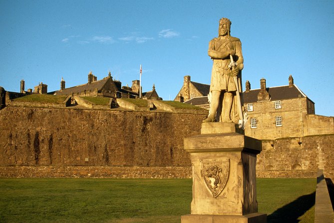Edinburgh: Loch Lomond, Stirling Castle and the Kelpies Day Tour - Loch Lomond Shores: where the walking time actually helps