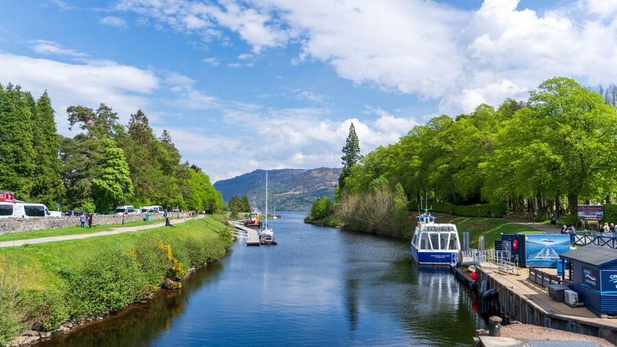 Edinburgh: Loch Ness, Glencoe, and Highlands Day Tour - Meeting Haggis Adventures and the 12-hour reality check