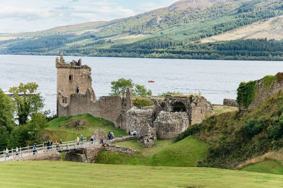 Edinburgh: Loch Ness, Glencoe, Coos & the Highlands Day Tour - Stirling and William Wallace: the Braveheart connection, handled lightly