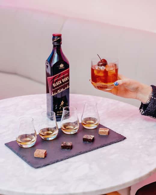 Edinburgh: Luxury Whisky & Scottish Chocolate Tasting - Johnnie Walker Princes Street: a smart, central way to start tasting