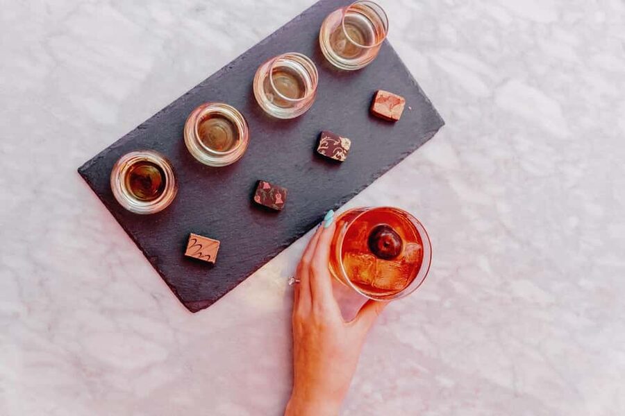 Edinburgh: Luxury Whisky & Scottish Chocolate Tasting - The 60-minute plan: cocktail first, then four whisky-and-chocolate pairings