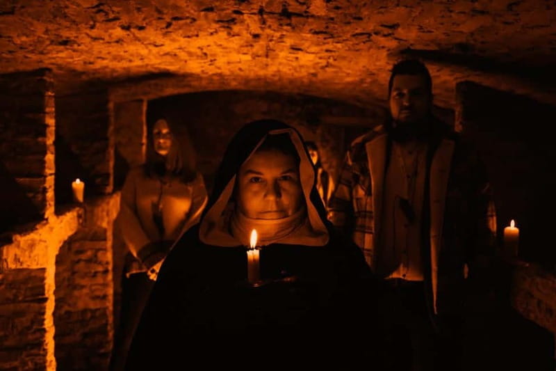 Edinburgh: Multi-Sensory Adults Haunted Vaults Night Tour - TourTalk Audio Devices: The Difference Between Hearing and Guessing