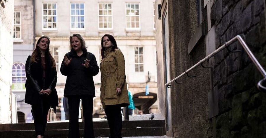 Edinburgh: Multi-Sensory Old Town Historical Walking Tour - Edinburgh Castle as a route stop (not a whole-day project)