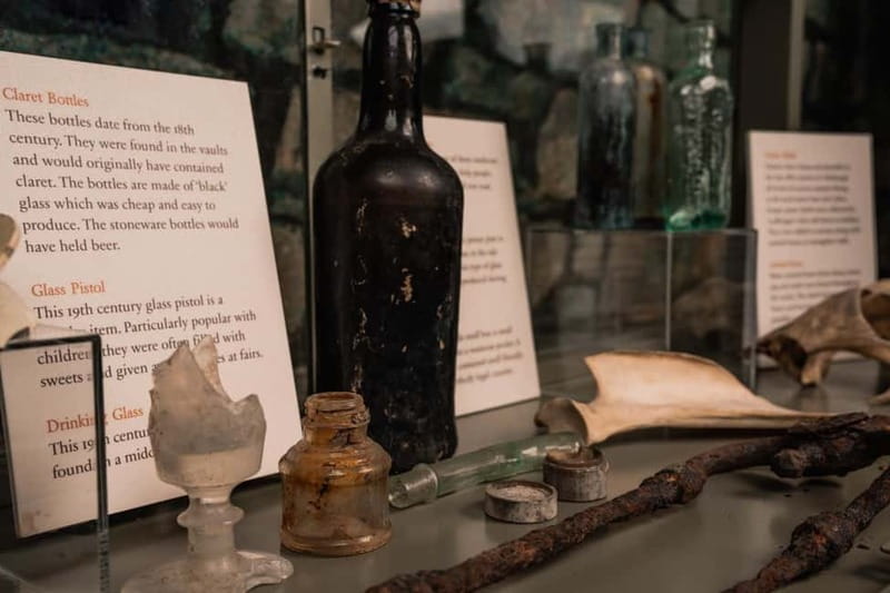 Edinburgh: Multi-Sensory Small-Group Historic Vaults Tour - Storyteller guides and headset audio that actually works