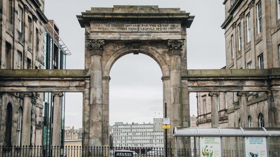 Edinburgh New Town: City Walking Tour & Exploration Game - The Georgian streets and Princes Street Gardens stretch
