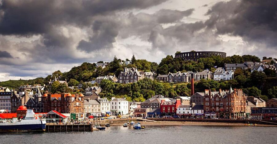 Edinburgh: Oban, Kilchurn Castle & Inveraray Tour in Spanish - Argyll Forest Park and the drive back toward Edinburgh