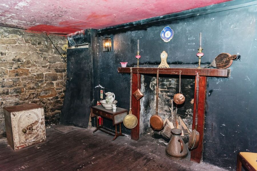 Edinburgh: Old Town and Underground Historical Tour - Timing and pace: 1.5 hours that doesn’t waste your time