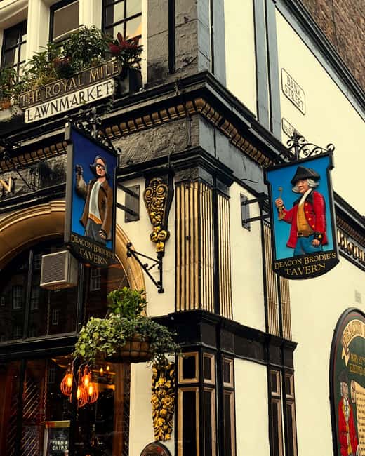 Edinburgh: Old Town guided walk with a free whisky included - Weather and crowds: the real make-or-break factor