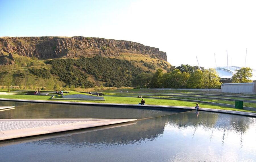 Edinburgh: Old Town Highlights Walking Tour - Where You Start at Camera Obscura and World of Illusions