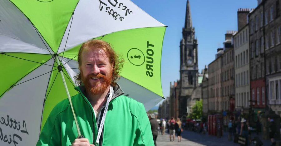 Edinburgh: Old Town History and Tales Walking Tour - Old Town Streets, Medieval Stories, and the Auld Reekie Vibe