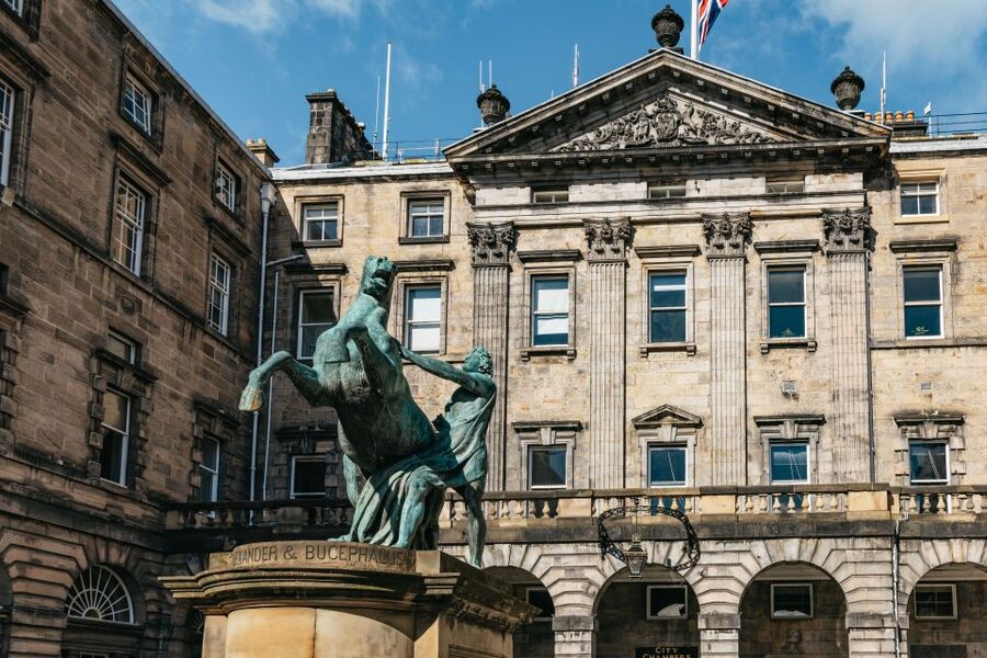 Edinburgh: Old Town History and Tales Walking Tour - How the Two Hours Actually Feels (Pace, Weather, and Comfort)