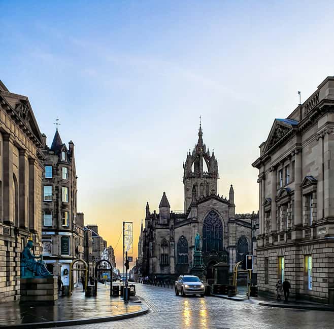 Edinburgh: Old Town History Walking Tour - Key highlights to look for on this tour