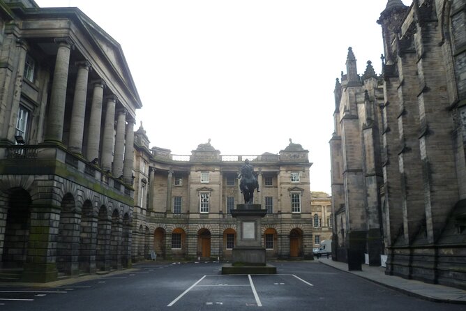 Edinburgh Old Town Private Self-Guided Tour - Grassmarket to Sir Walter Scott to the Writers Museum