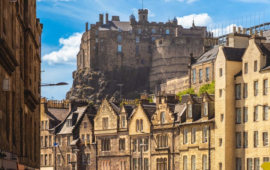 Edinburgh: Old Town Private Walking Tour with Historian - The Castle and Holyrood Views: Why the Ridge Matters
