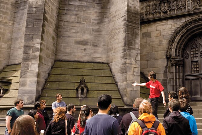 Edinburgh: Old Town's Highlights Walking Tour - Stop 3: The William Wallace Statue for independence context (and great photos)