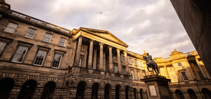 Edinburgh: Old Town Walking Tour with an APP - Starting views from Calton Hill: why you want that first