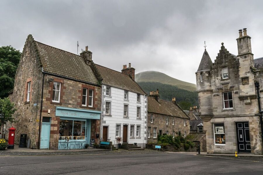 Edinburgh: "Outlander" Filming Locations Guided Tour - Blackness Castle, Fort William: the setting that adds tension to the day