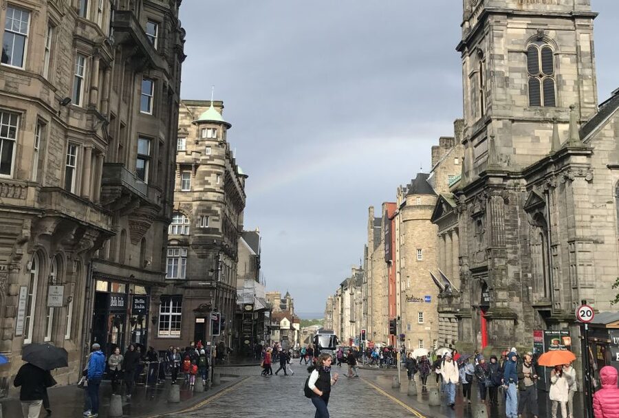 Edinburgh: Outlander Series and Jacobites Walking Tour - Bakehouse Close: the Outlander filming stop you actually get to look into