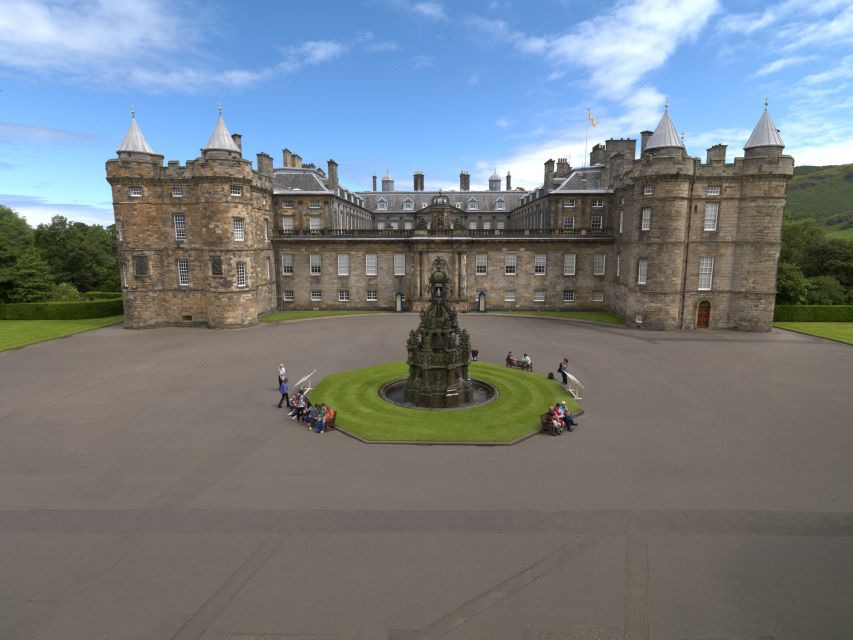 Edinburgh: Palace of Holyroodhouse Entry Ticket - Practical tips that make the visit smoother