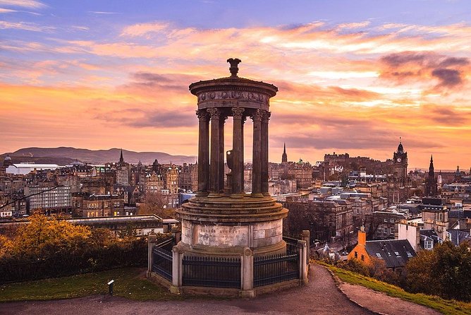 Edinburgh Private city tour - Greyfriars Kirk and Greyfriars Kirkyard: calm streets with a haunting vibe
