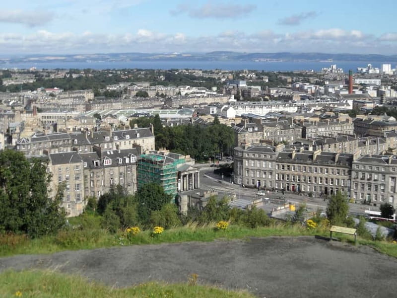 Edinburgh: Private Guided Walking Tour - First Steps on the Royal Mile: a 2-hour intro that actually works