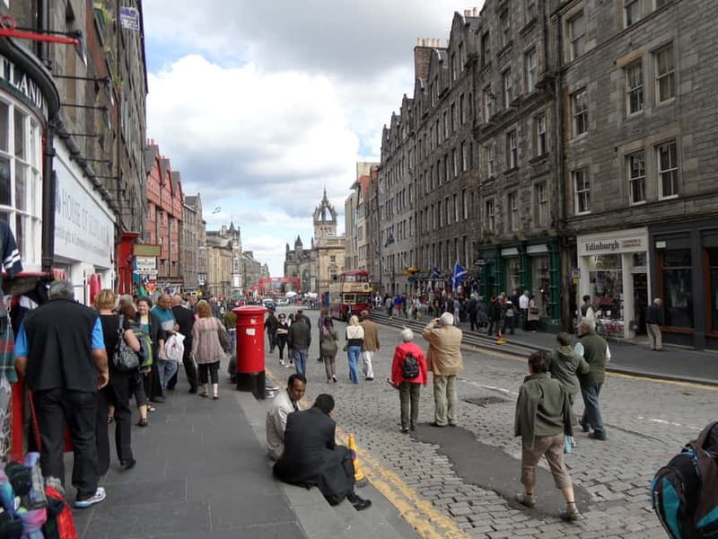 Edinburgh: Private Guided Walking Tour - St Giles Cathedral: why this stop is more than a photo moment